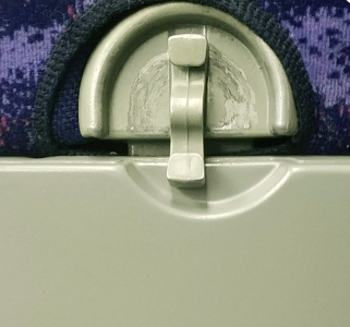 高鐵動車二等座上面的小桌子介紹？